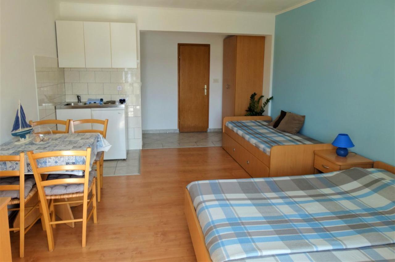 Apartmani Crikvenica 30057 - Gasparac Room photo